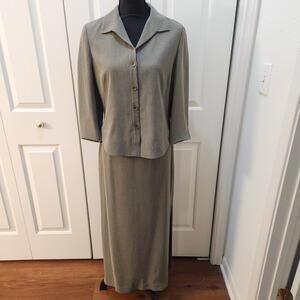 Ann Taylor 2 piece Grey Suit size 8